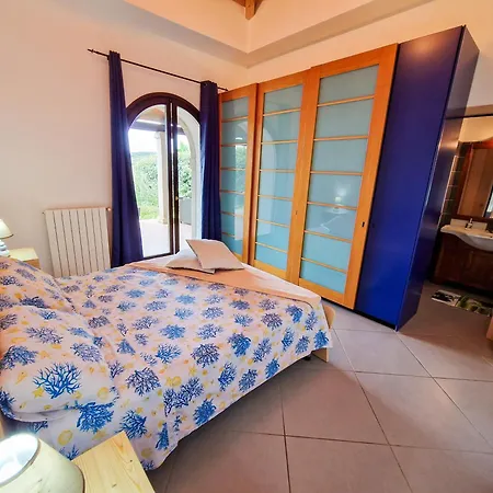Corallo, Intera Ad Villa *