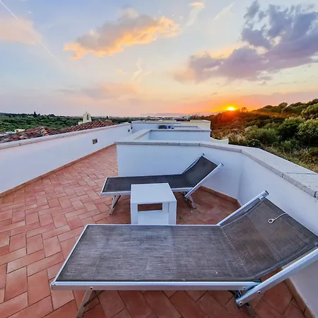 Corallo, Intera Ad Villa Alghero